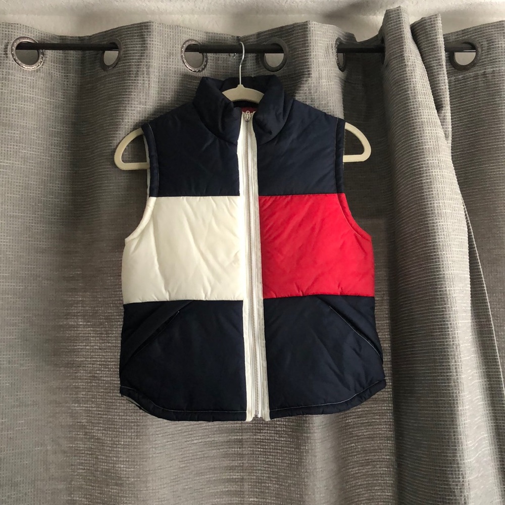 Tommy Hilfiger vest. Size small.